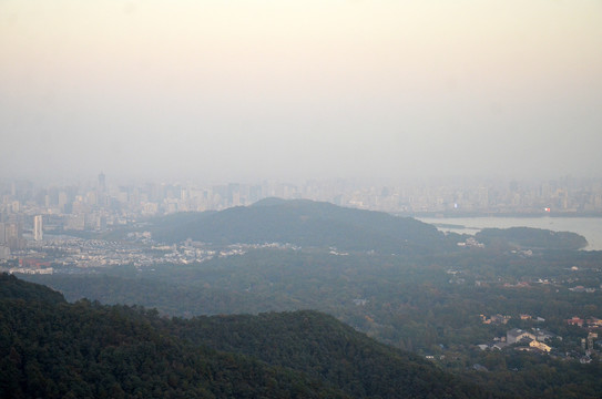 北高峰俯瞰杭州