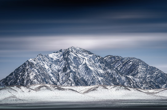 高原雪山