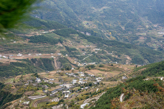 俯瞰山村丘陵