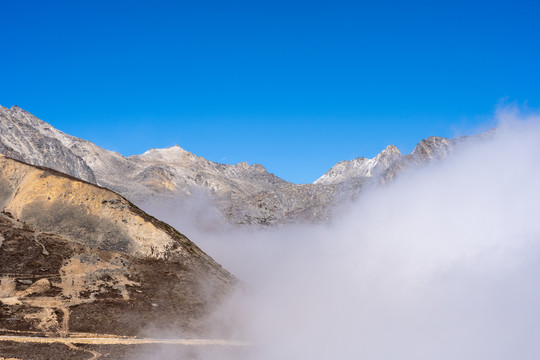 高原雪山