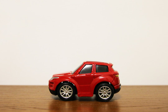 红色玩具小车玩具模型