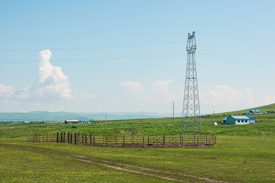 草原牧场高压线塔