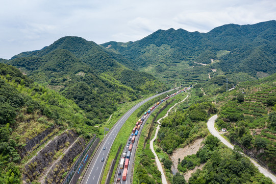 高速公路排队