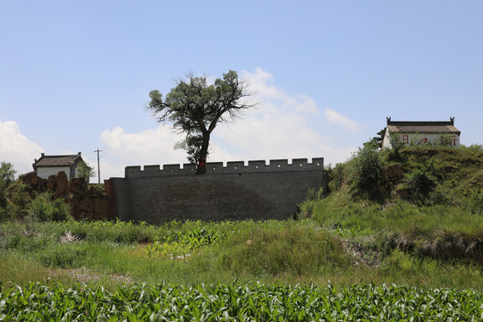 平型关村北城门外墙