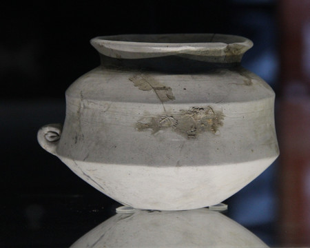 新石器时代崧泽文化陶罐