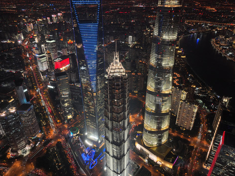 上海三件套夜景