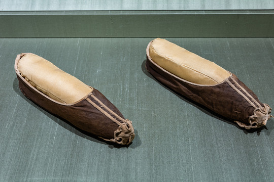 元代织锦团鞋
