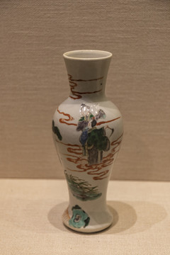 康熙五彩人物瓷瓶