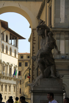 意大利佛罗伦萨广场雕塑