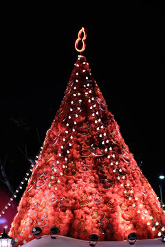 红色圣诞树