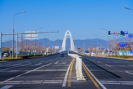 北京西长安街延长线石景山大道