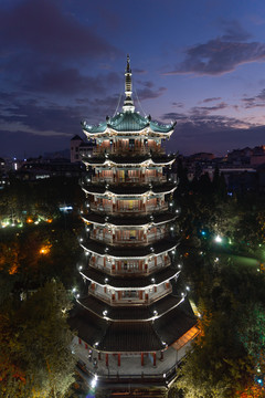 桂林双塔银塔