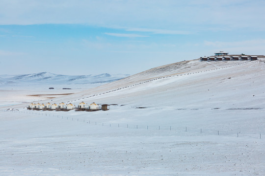 冬季草原蒙古包景区