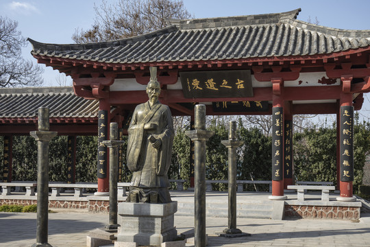 郑庄公雕像