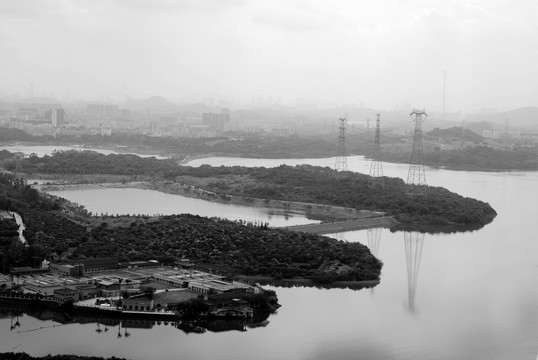 水墨石岩湖