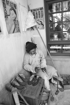 老上海鞋匠旧照片