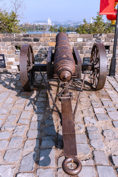 中国南京明城墙上的神威大将军炮