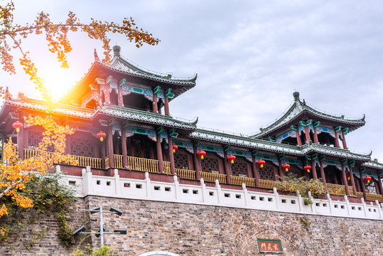 秋天中国南京玄武门的城墙城楼