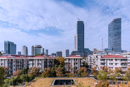 秋天中国南京CBD城市建筑风景