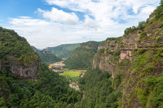 绍兴新昌穿岩十九峰