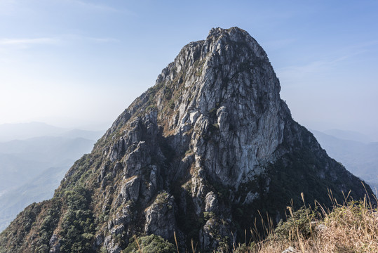 始兴龙斗峰