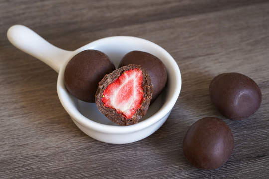 冻干草莓巧克力