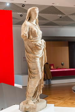 女祭司雕塑