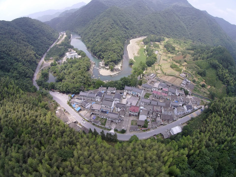 钓鱼台村