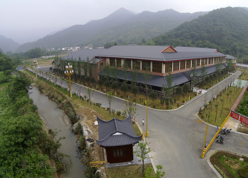 红太阳集团生命源水厂区全景