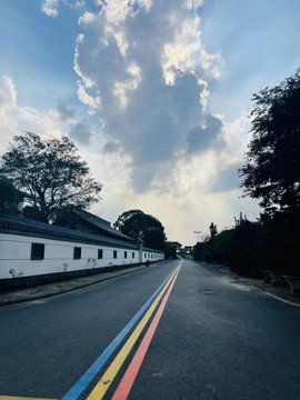 道路天空云彩