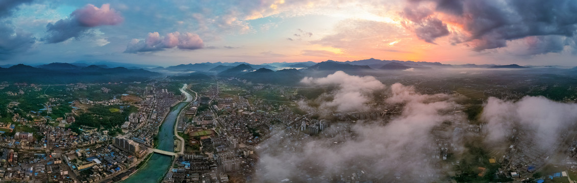 夏日朝霞