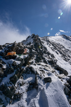 川西折多山的云海雪山