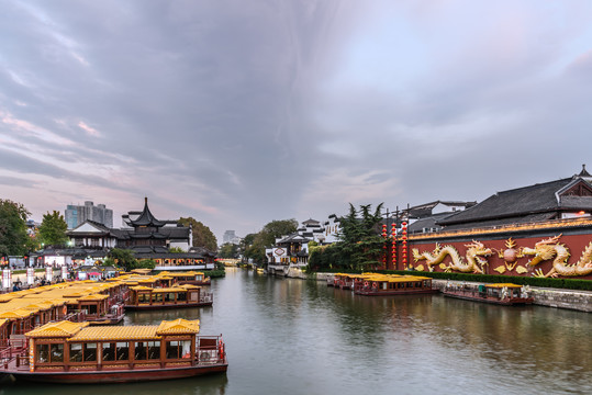 夕阳下的中国南京秦淮河风景区