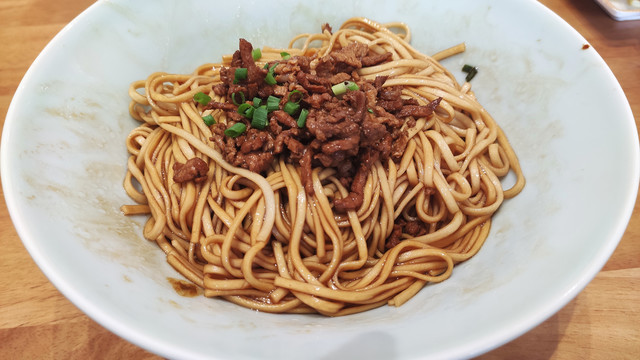 如肉丝皋盘水面