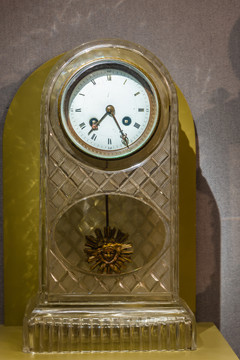 清代法国造玻璃摆钟