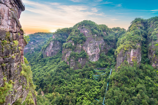 绍兴穿岩十九峰