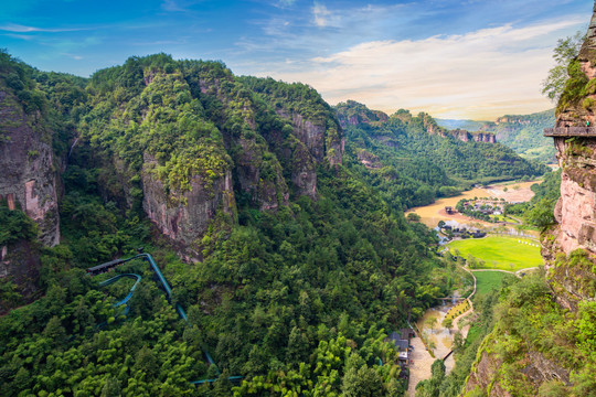 绍兴新昌穿岩十九峰