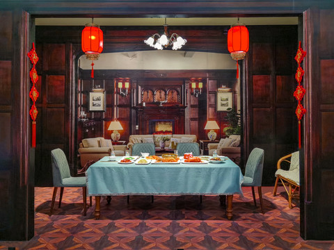老上海年夜饭宴席场景