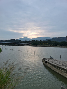 河流