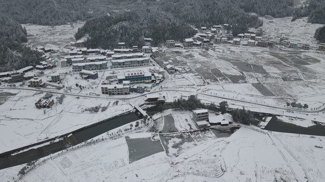 乡村振兴紫鹊界梯田雪景素材