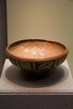仰韶文化彩陶钵