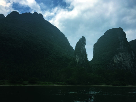 蓝天白云山水风光风景图片