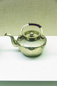 白铜茶壶