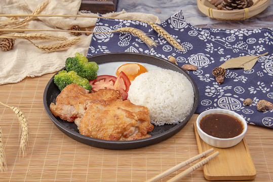 鸡扒蛋饭