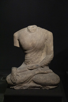 唐代石雕释迦坐像