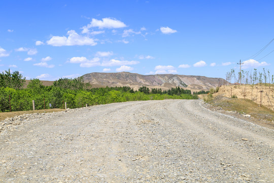 修建中的公路