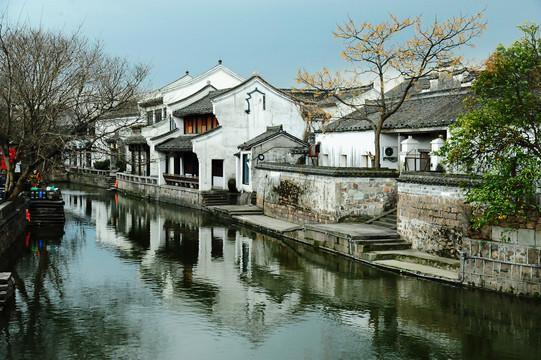 宁波鹤鸣古镇的水乡小镇