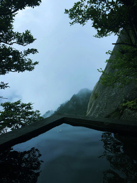 高山树林山水风景图片
