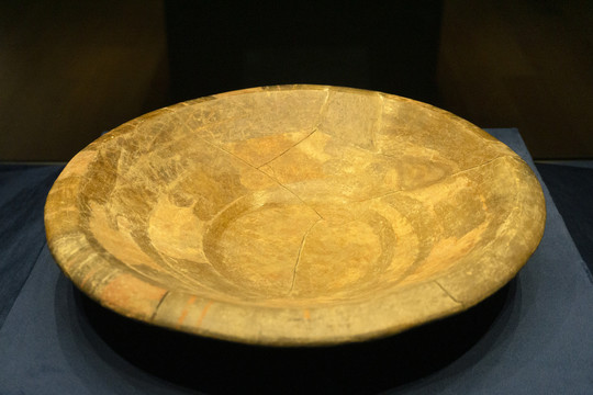 陶寺文化彩绘陶盆