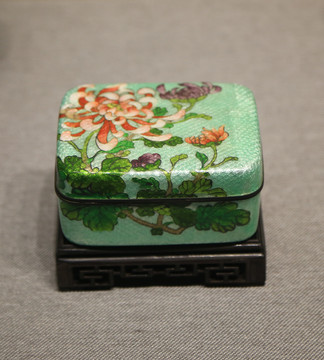 七宝烧菊纹长方盒